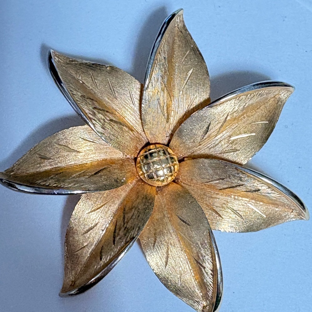 Textured vintage Gold tone Flower Brooch - Women's Floral Pin